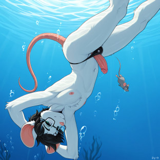 Mouse in Underwater Pose